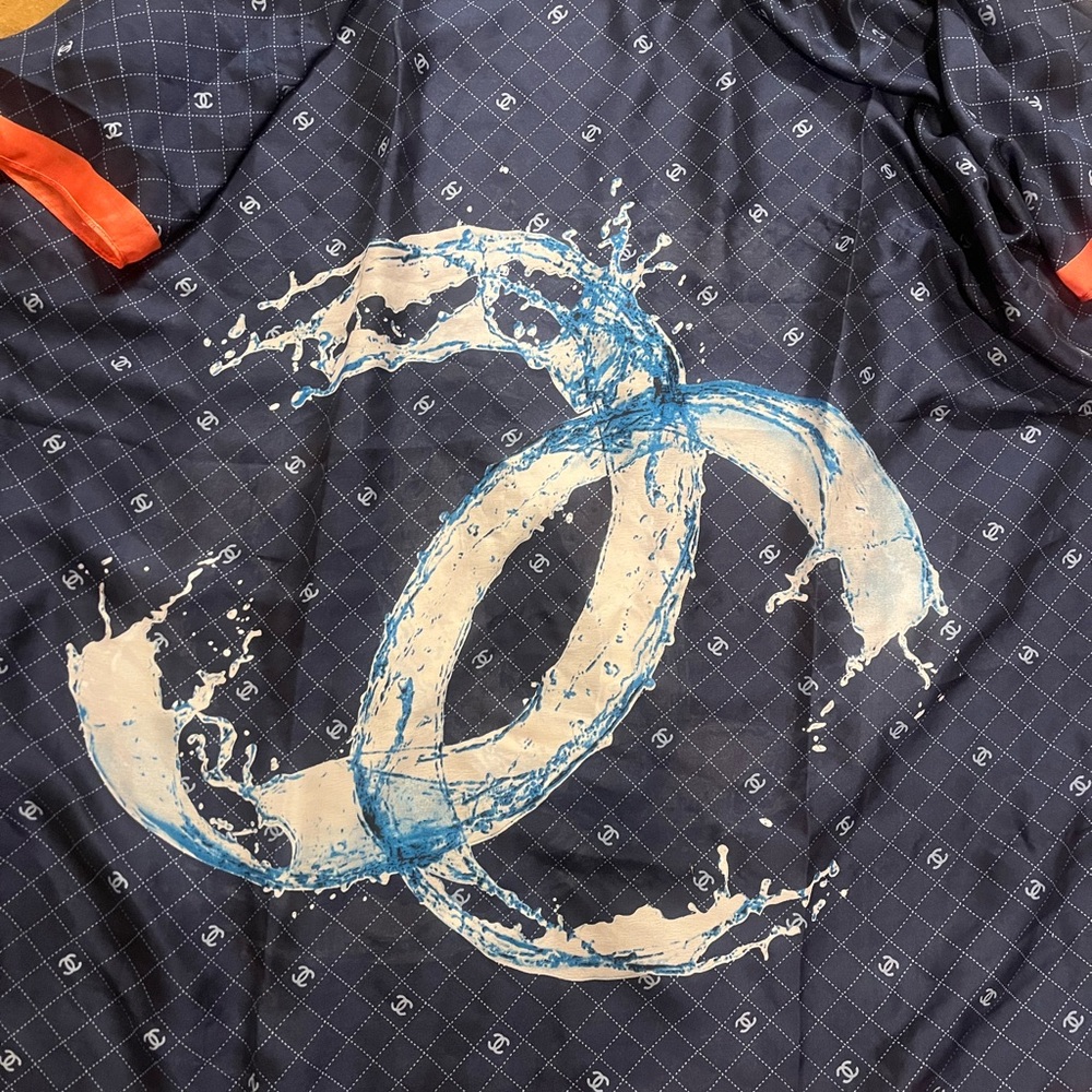 NWT Chanel  CC Large Scarf 100% Silk - Picture 2 of 7